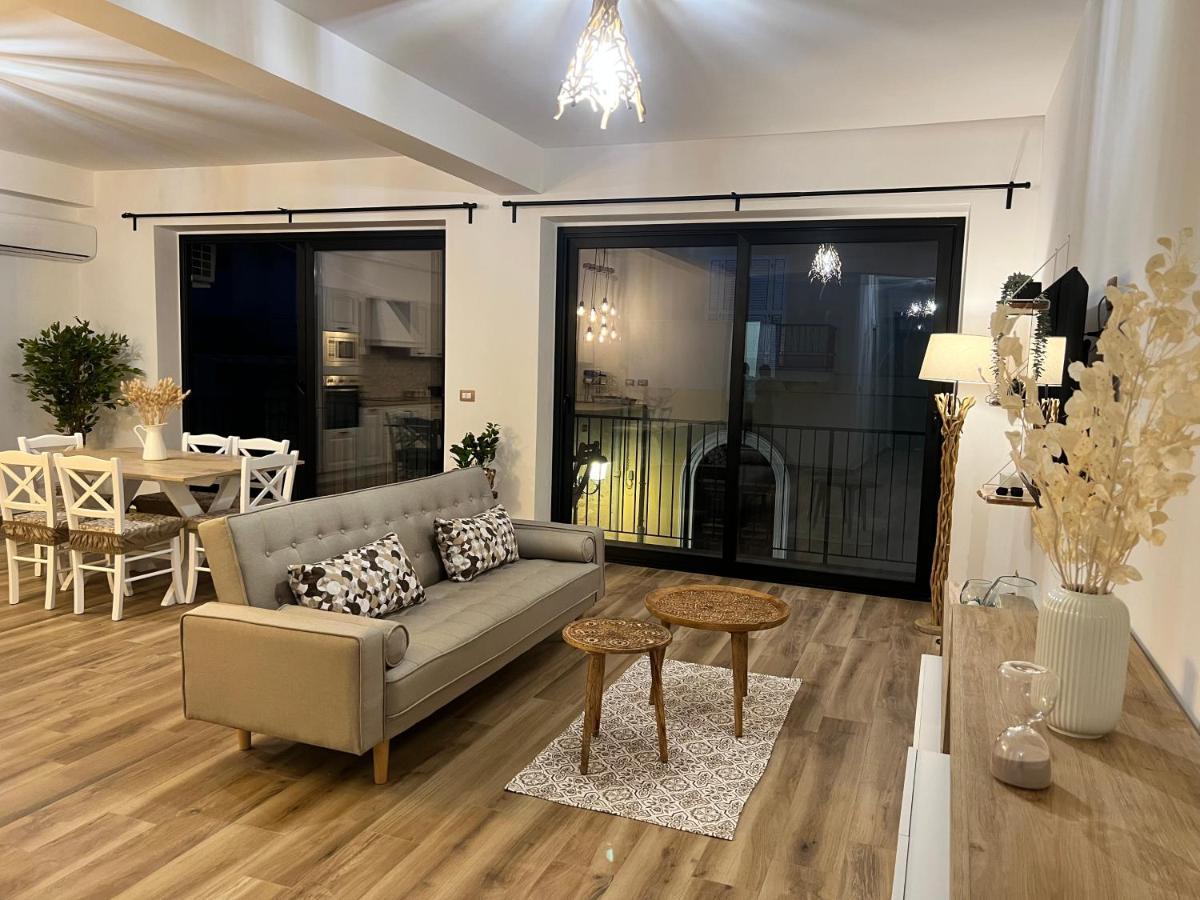 Al Vicolo Stretto Apartman Brancaleone Marina Kültér fotó