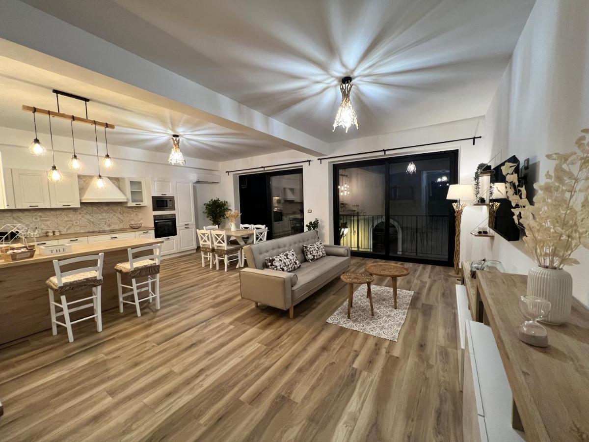 Al Vicolo Stretto Apartman Brancaleone Marina Kültér fotó