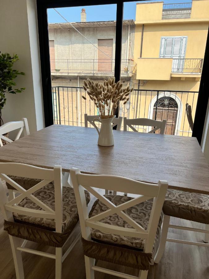 Al Vicolo Stretto Apartman Brancaleone Marina Kültér fotó